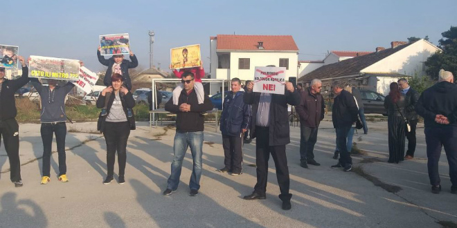 STANARI KOPILICE PORUČUJU: Izmjestite Prometovu garažu i na njenom mjestu napravite privremeni ili trajni kolodvor!